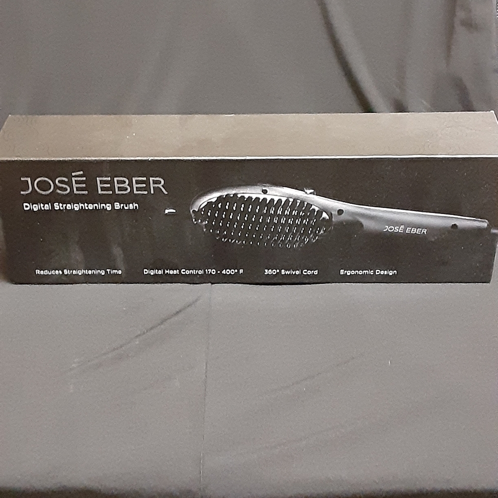 Digital Straightening Brush